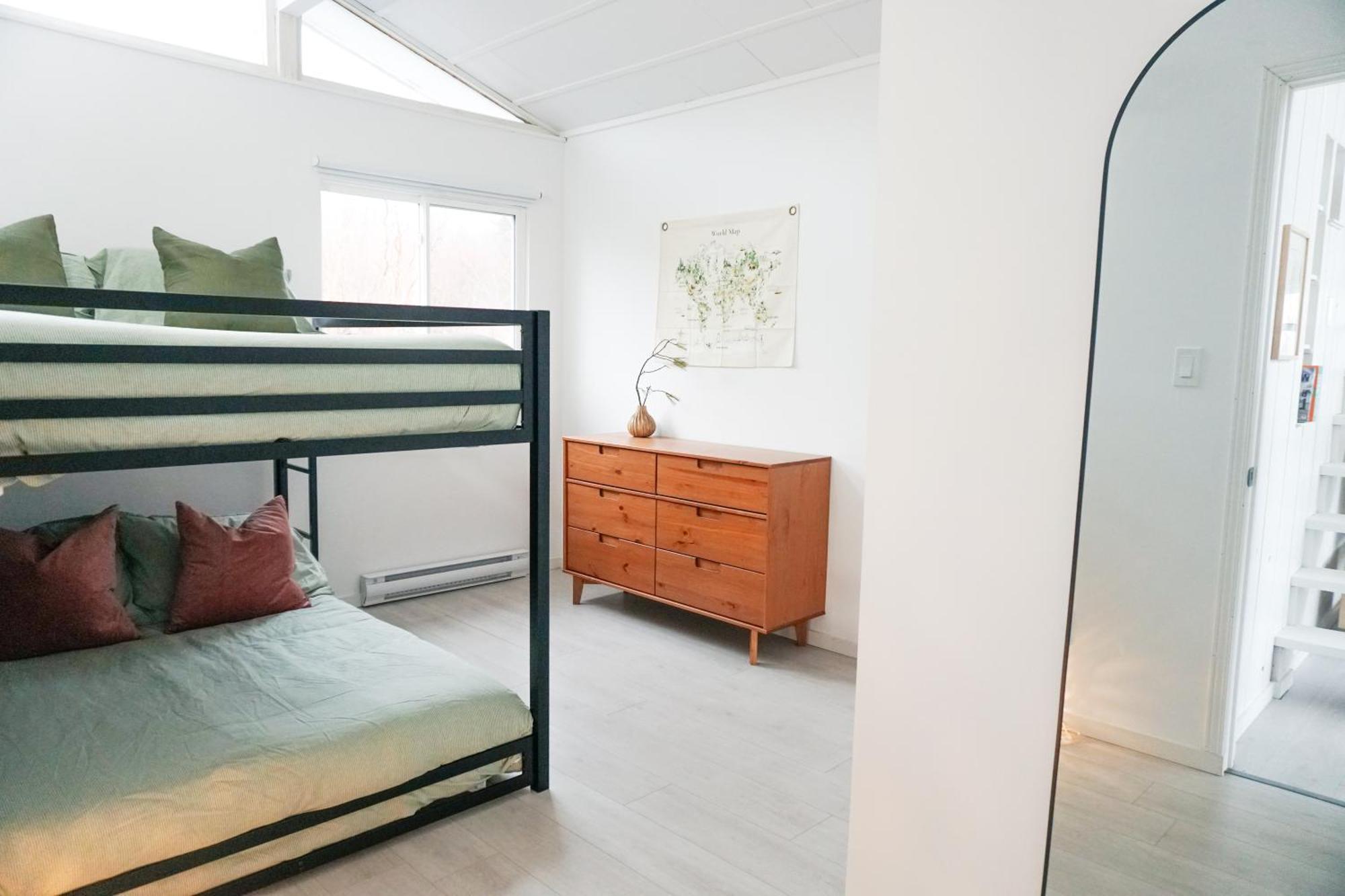 Blissful Oceanfront Cottage In Port Mouton ภายนอก รูปภาพ