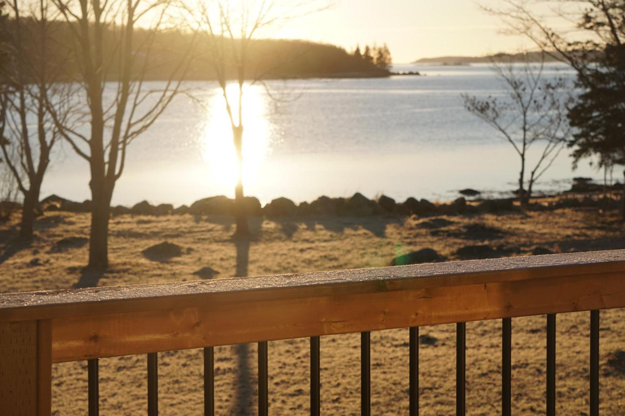 Blissful Oceanfront Cottage In Port Mouton ภายนอก รูปภาพ