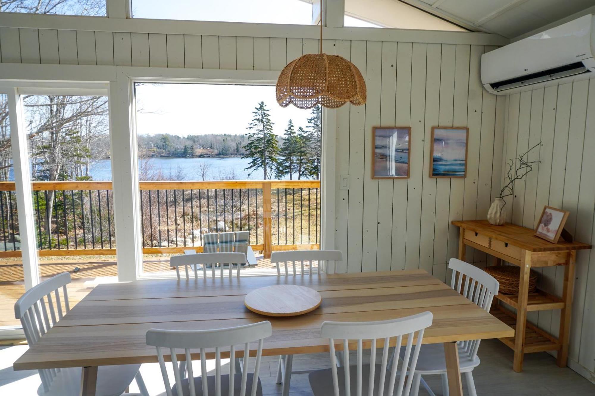Blissful Oceanfront Cottage In Port Mouton ภายนอก รูปภาพ